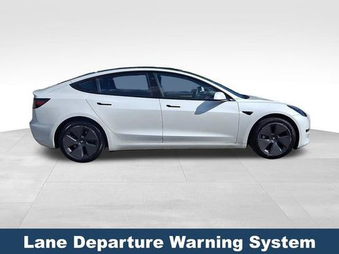 Used 2023 Tesla Model 3 Standard Range RWD image 9