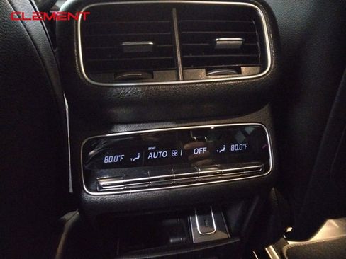 Used 2022 Mercedes-Benz GLS 450 4MATIC image 34