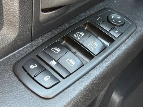 Used 2014 RAM 1500 Tradesman AWD/4WD image 23