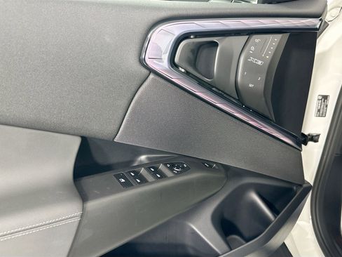 Certified 2025 BMW X3 xDrive30i w/ Convenience Package image 17