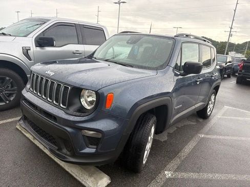 Used 2022 Jeep Renegade Sport w/ Sport Appearance Group AWD/4WD image 3