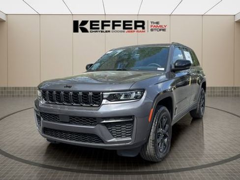 New 2026 Jeep Grand Cherokee Altitude image 1
