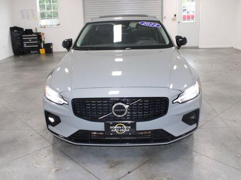 Used 2024 Volvo S60 B5 Core FWD image 3