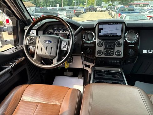 Used 2016 Ford F250 Platinum w/ FX4 Off-Road Package AWD/4WD image 9
