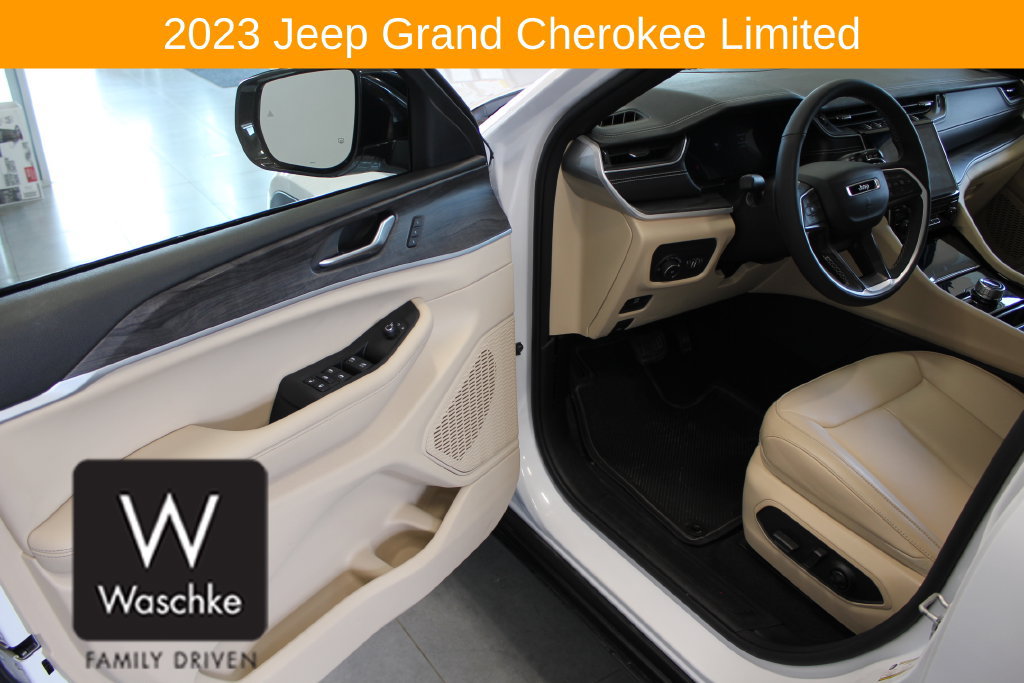 Used 2023 Jeep Grand Cherokee Limited w/ Trailer Tow Prep Group (B) AWD/4WD image 16