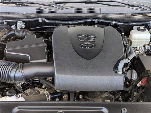 Used 2022 Toyota Tacoma TRD Off-Road w/ Technology Package image 21