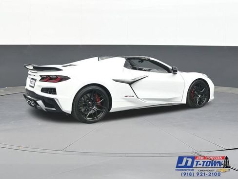 Used 2024 Chevrolet Corvette Z06 RWD image 17