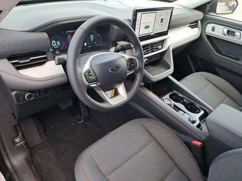 New 2026 Ford Explorer Active RWD image 19