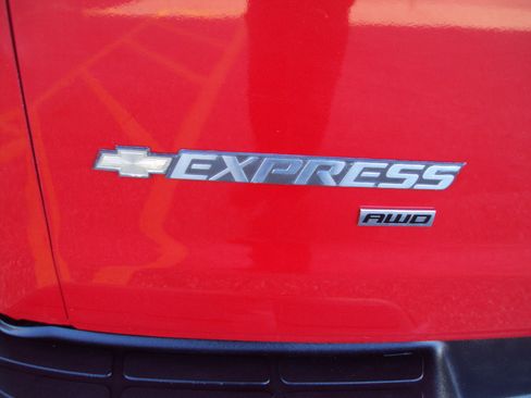 Used 2013 Chevrolet Express 1500 AWD image 32