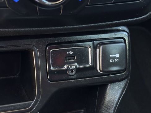 Used 2021 Jeep Renegade Sport image 15