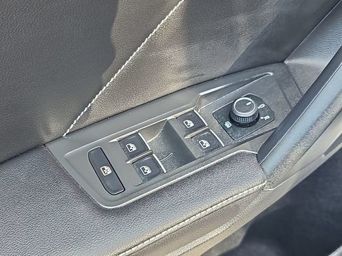 Used 2024 Volkswagen Tiguan SE R-Line AWD/4WD image 19