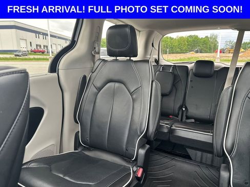 Used 2023 Chrysler Pacifica Limited w/ Uconnect Theater Family Group AWD/4WD image 19