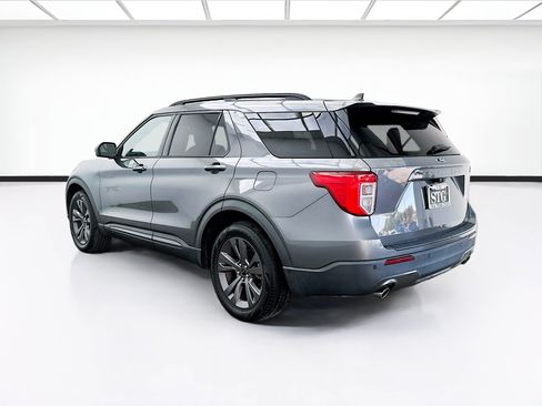 Used 2022 Ford Explorer XLT w/ Equipment Group 202A RWD image 6
