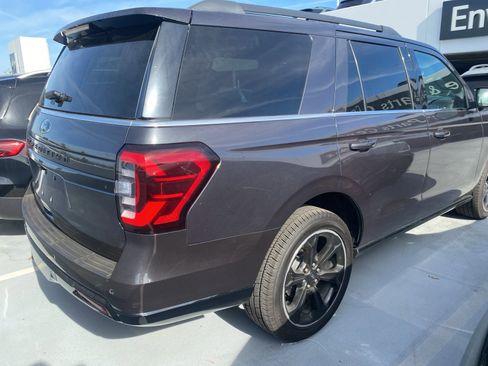 Used 2024 Ford Expedition Limited image 3