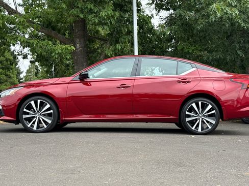Used 2022 Nissan Altima 2.5 SR AWD/4WD image 5