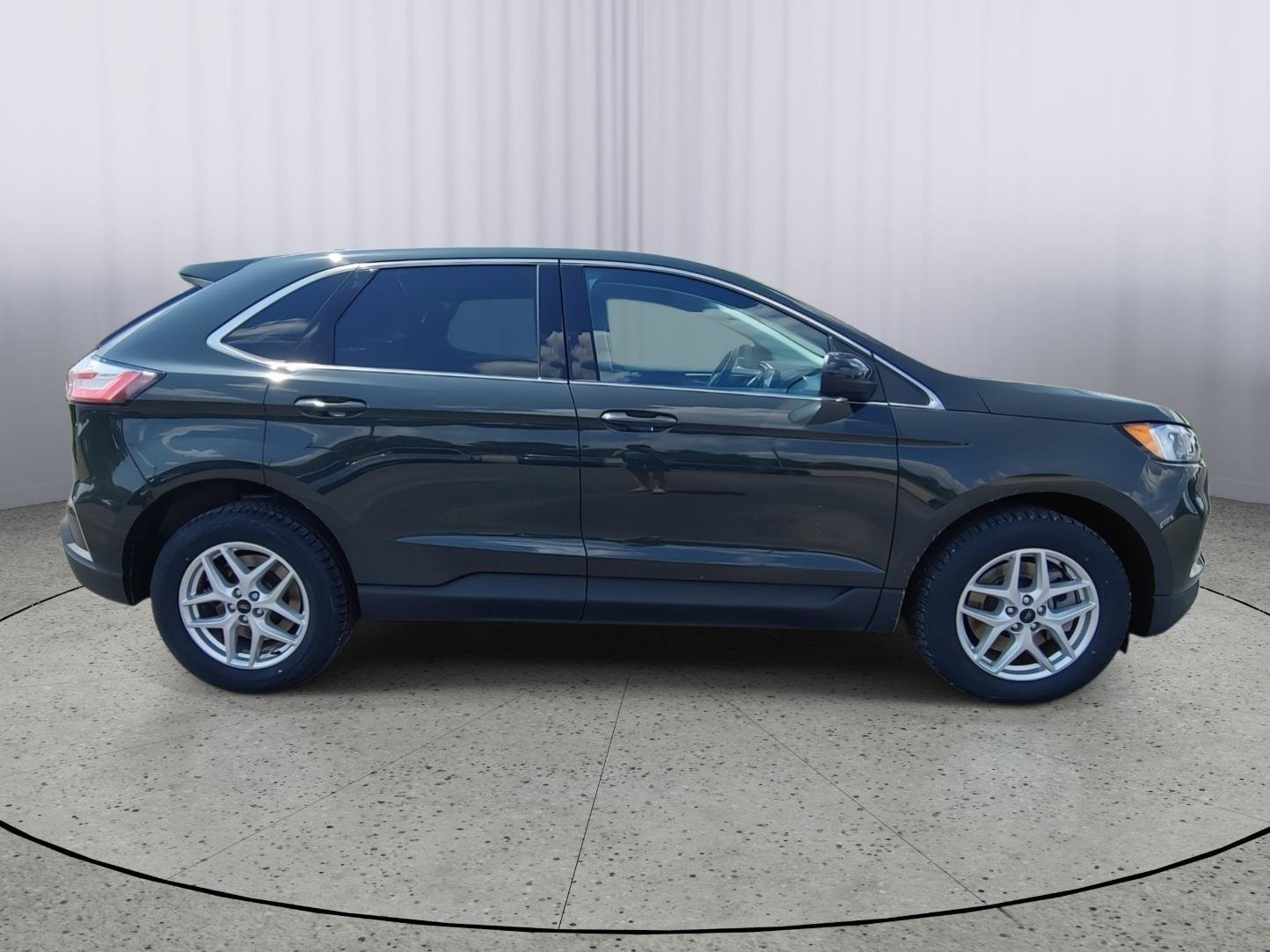Used 2023 Ford Edge SEL w/ Convenience Package AWD/4WD image 6