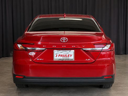 Used 2025 Toyota Camry LE FWD image 6