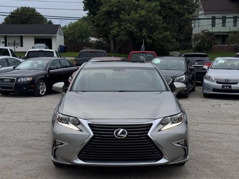 Used 2016 Lexus ES 350 w/ Premium Package w/Wood Trim FWD image 3