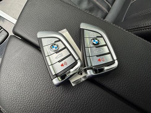 Used 2018 BMW M550i xDrive AWD/4WD image 39