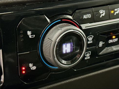 Used 2024 Chevrolet Silverado 3500 LT w/ Convenience Package image 20