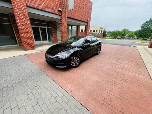 Used 2016 Honda Civic EX image 3