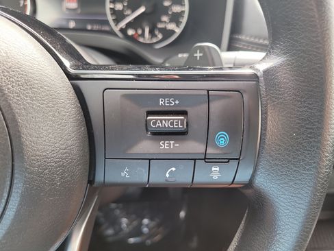 Used 2023 Nissan Rogue SV FWD image 30