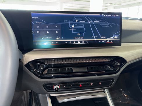 Used 2025 BMW 330i Sedan w/ Premium Package RWD image 26