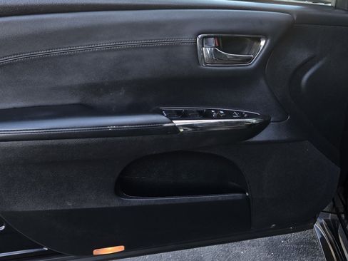 Certified 2018 Toyota Avalon XLE Plus w/ Carpet Mat Package image 9