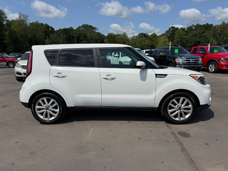 Used 2018 Kia Soul + FWD image 6