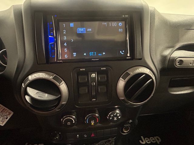 Used 2015 Jeep Wrangler Unlimited Sport w/ Quick Order Package 24S AWD/4WD image 19
