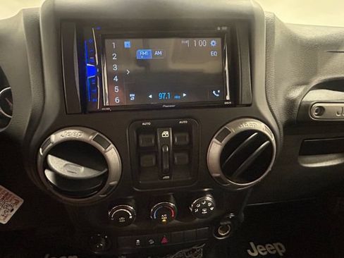 Used 2015 Jeep Wrangler Unlimited Sport w/ Quick Order Package 24S AWD/4WD image 19