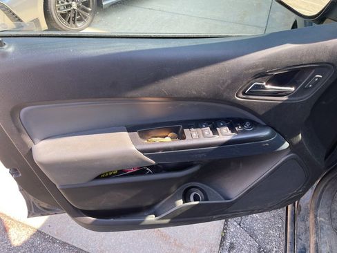 Used 2020 Chevrolet Colorado Z71 AWD/4WD image 18