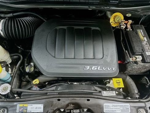 Used 2018 Dodge Grand Caravan SXT image 31