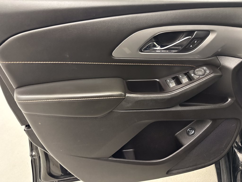 Used 2019 Chevrolet Traverse LT w/ LPO, Floor Liner Package AWD/4WD image 11