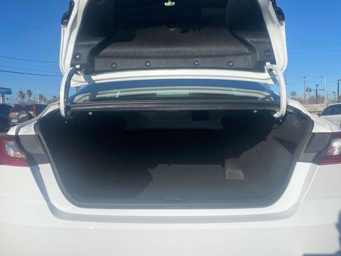 Used 2025 Toyota Camry LE image 31