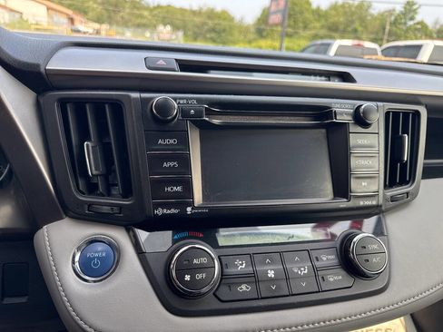 Used 2017 Toyota RAV4 XLE image 29