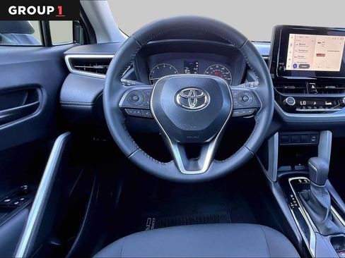 Used 2025 Toyota Corolla Cross LE w/ Moonroof Package AWD/4WD image 6