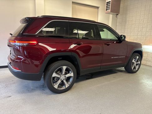 New 2026 Jeep Grand Cherokee Limited AWD/4WD image 21