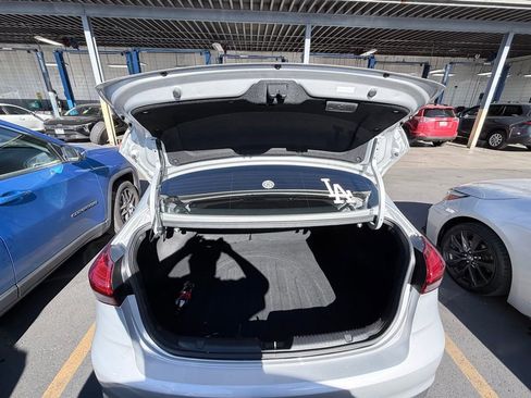 Used 2018 Kia Forte LX w/ LX Rear Camera Package image 17