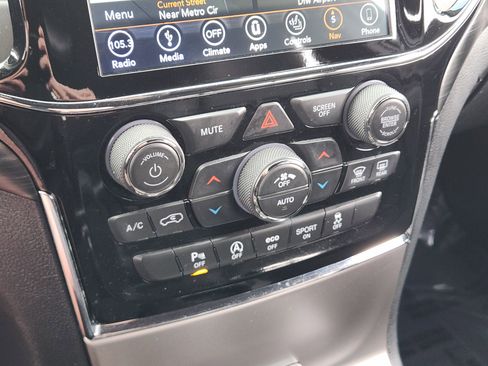 Used 2019 Jeep Grand Cherokee Altitude image 19