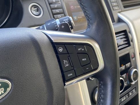 Used 2017 Land Rover Discovery Sport HSE Luxury image 24