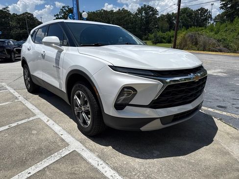 Used 2023 Chevrolet Blazer LT w/ Driver Confidence Package FWD image 2