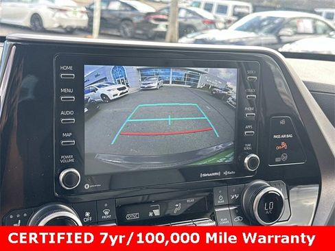 Used 2022 Toyota Highlander XLE image 22