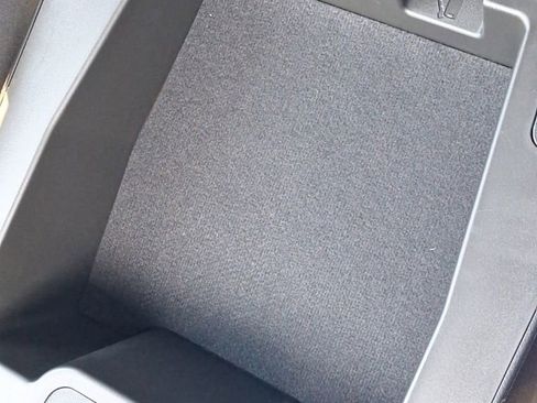 Used 2025 Chevrolet Silverado 1500 LT image 43