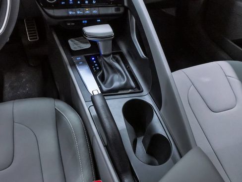 Certified 2026 Hyundai Elantra Sport FWD image 18