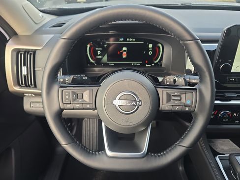 New 2025 Nissan Pathfinder Platinum image 15