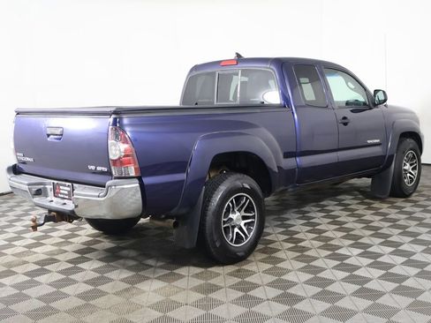 Used 2012 Toyota Tacoma 4x4 Access Cab V6 w/ SR5 Pkg image 7