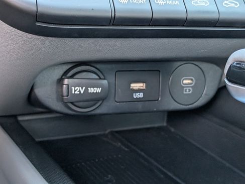 Used 2025 Hyundai Elantra SEL FWD image 28