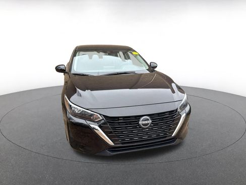 Used 2025 Nissan Sentra SV image 1