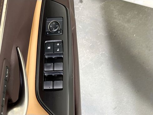 Used 2019 Lexus ES 350 image 18